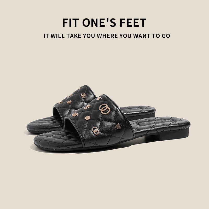 Xiaoxiangfeng metal logo diamond-patterned slippers 2025 new spring and summer one-line round toe flat flat outerwear beach shoes for women Specification drawing