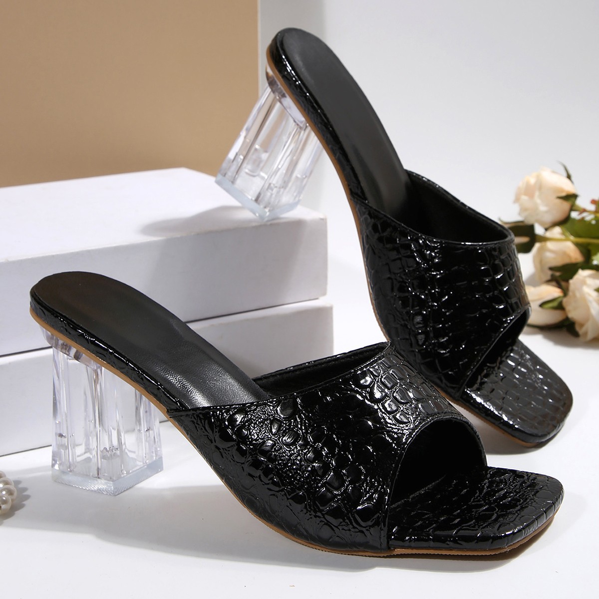Wholesale of 2025 summer new style high-heeled sandals for export, European and American fish-mouth one-line stone pattern open-toe thick heel sandals Specification drawing