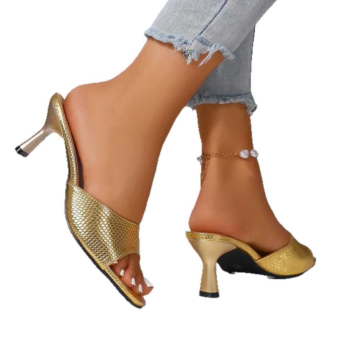 New summer style for foreign trade 2025, European and American style, fashionable and versatile, thin-heeled flip-flops, low-heeled sexy fish-mouth sandals, large size 43 Item Picture