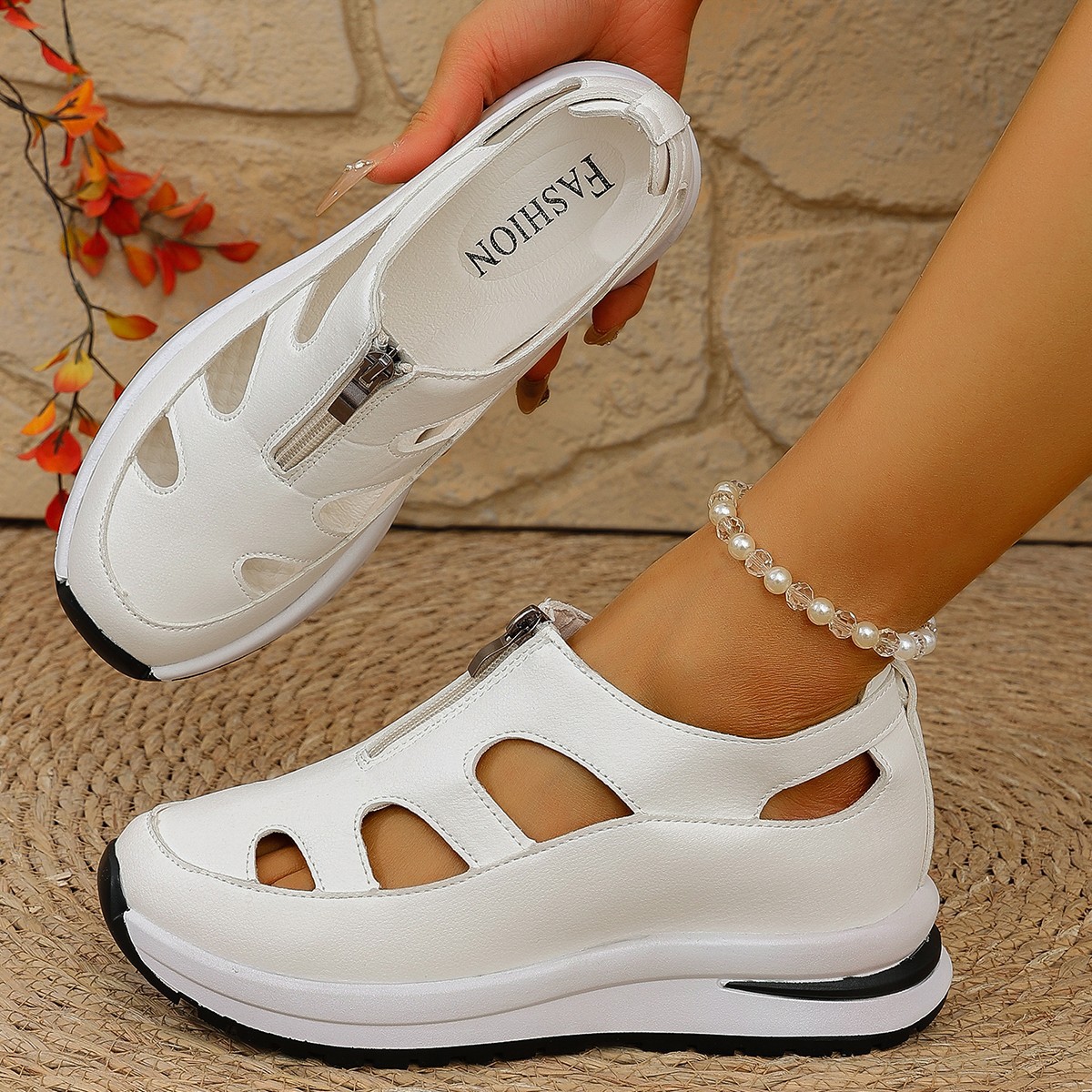 Cross-border foreign trade women's shoes 2025 Summer new style hollowed-out toe thick-soled soft-soled sandals Women's casual mom shoes full figure