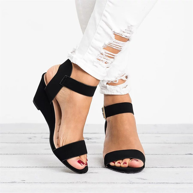 New plus-size sandals for export from Europe and America with wedge heels and buckle. New versatile plus-size sandals for women on Amazon and wish full figure