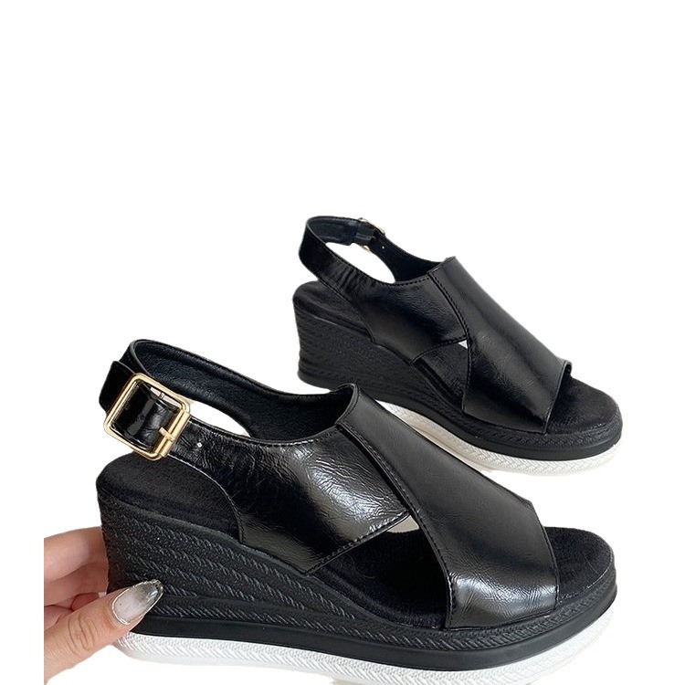 2024 Cross-border summer fashion European and American sandals for export, large-sized one-shoulder buckle with sponge and thick-soled beach sandals Item Picture