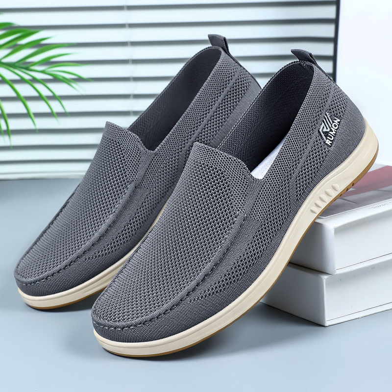 A middle-aged and elderly father's shoes, a pair of casual shoes, breathable and non-smelly, single shoes, old Beijing cloth shoes for a man full figure