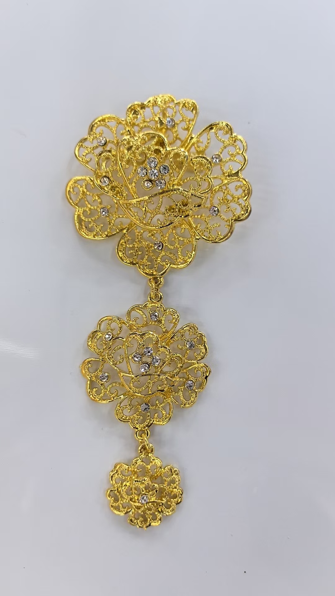 胸针/辅料珍珠麻/胸花珍珠麻/胸花女2024时尚/马口铁胸章白底实物图