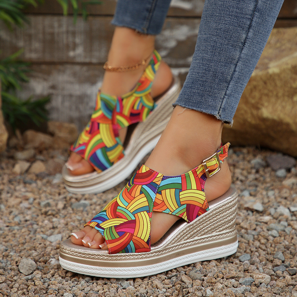 2025 Summer cross-border new large-sized women's shoes 40-43, European and American fashionable colorful wedge heel beach sandals Specification drawing