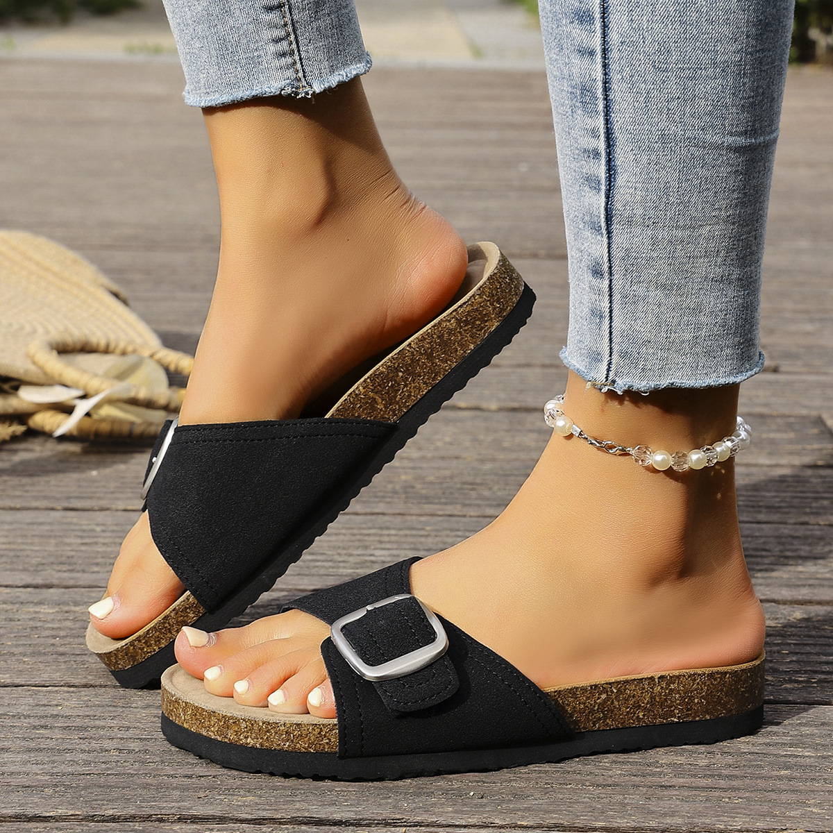 2025 New style of foreign trade flat slippers, thick-soled buckle beach casual slippers, women's outdoor one-line slippers, cork slippers details Picture