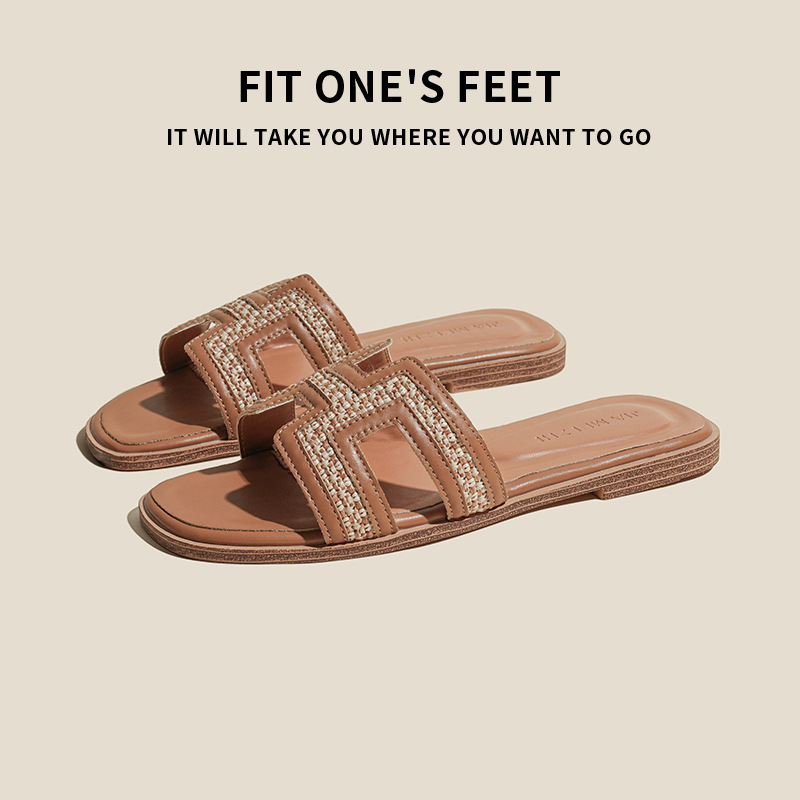 Cool flip-flops women's beach shoes, Fairy Style 2025 Korean version one-shoulder new summer versatile slippers for women to wear outside in summer with flat bottom full figure