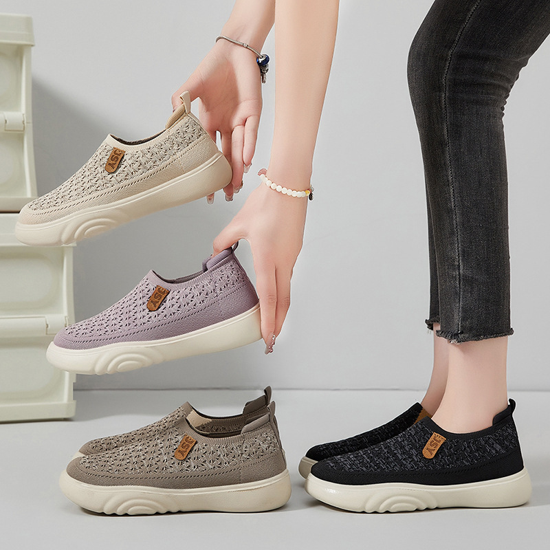 Women's shoes, versatile casual shoes, soft-soled single shoes, one-step lazy shoes, shoes for middle-aged and elderly mothers, breathable flying woven shoes Application Scenario