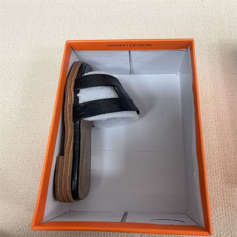 Upgraded version ~ Snake-patterned leather slippers for women to wear on the beach, new summer cool slippers, fashionable beach, large size 41-43 Specification drawing