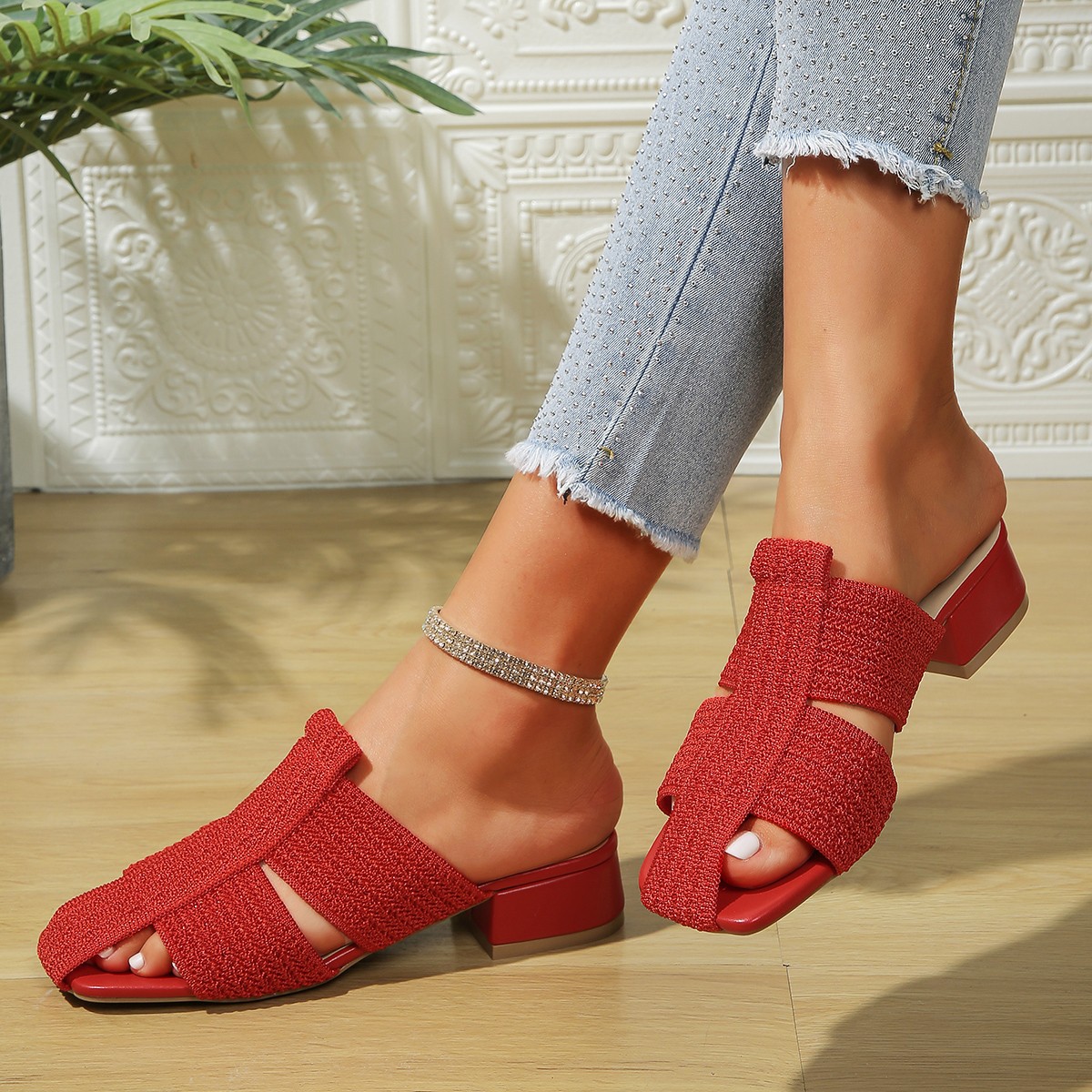 Summer 2025 new large-sized, mid-heel, thick-heel, woven, outerwear, flip-flops, fashionable, foreign trade women's casual shoes Specification drawing