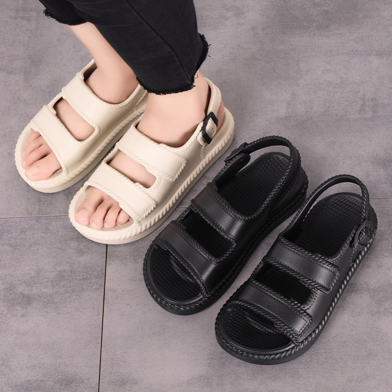 Summer new women's shoes and sandals: perforated, breathable and non-stuffy flat sandals, cross-border large-sized casual shoes, outerwear single shoes Application Scenario