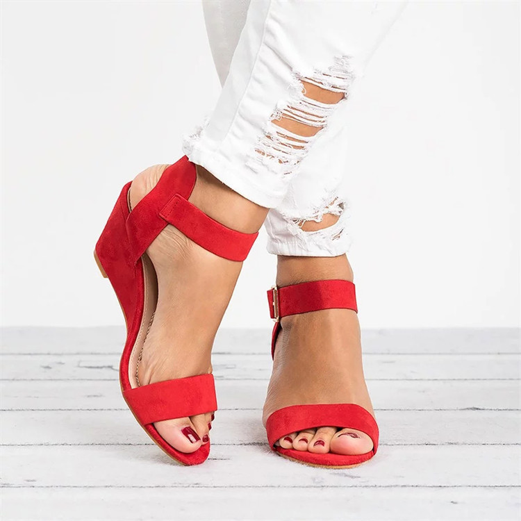 New plus-size sandals for export from Europe and America with wedge heels and buckle. New versatile plus-size sandals for women on Amazon and wish details Picture