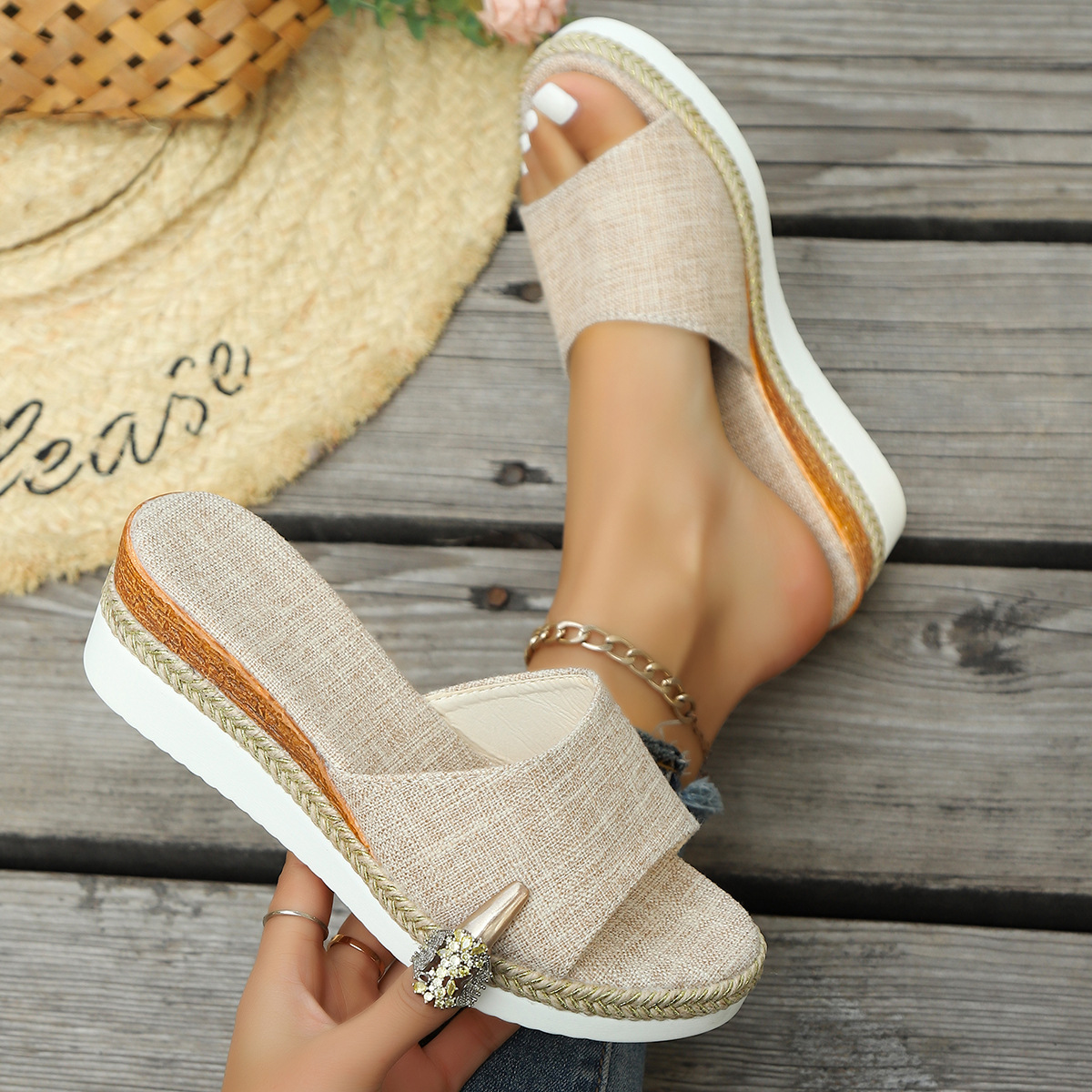 New style of large size for foreign trade in 2025, featuring sponge cake and open-toe flip-flops, European and American fabric one-shoulder and thick-soled women's shoes with hemp rope Specification drawing