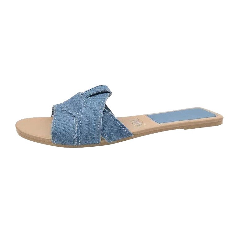 Cross-border new large-sized women's shoes, cross-solid color fashionable flip-flops, flat and trendy indoor and outdoor one-line flip-flops for women Item Picture