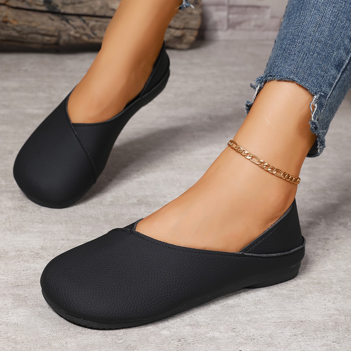 The new summer single-shoe women's fashion flat bean shoes are comfortable two-wear women's casual mom shoes Application Scenario