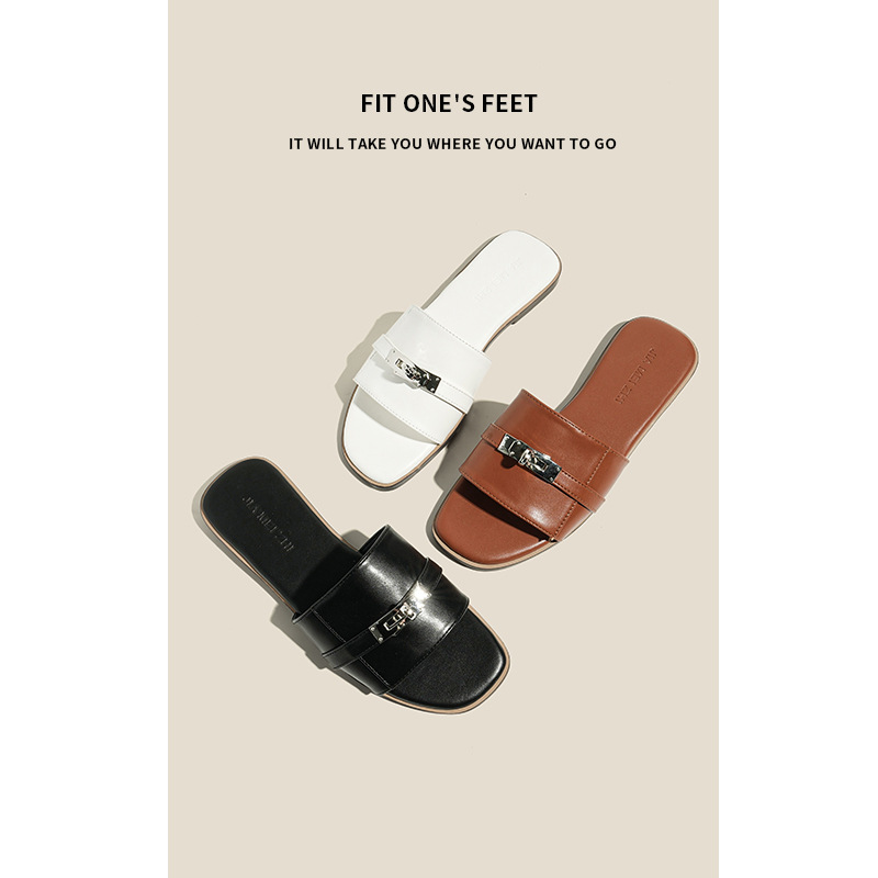 Golden lock buckle one-piece flip-flops for summer women 2025 new flat French cool slippers, half slippers breathable full figure