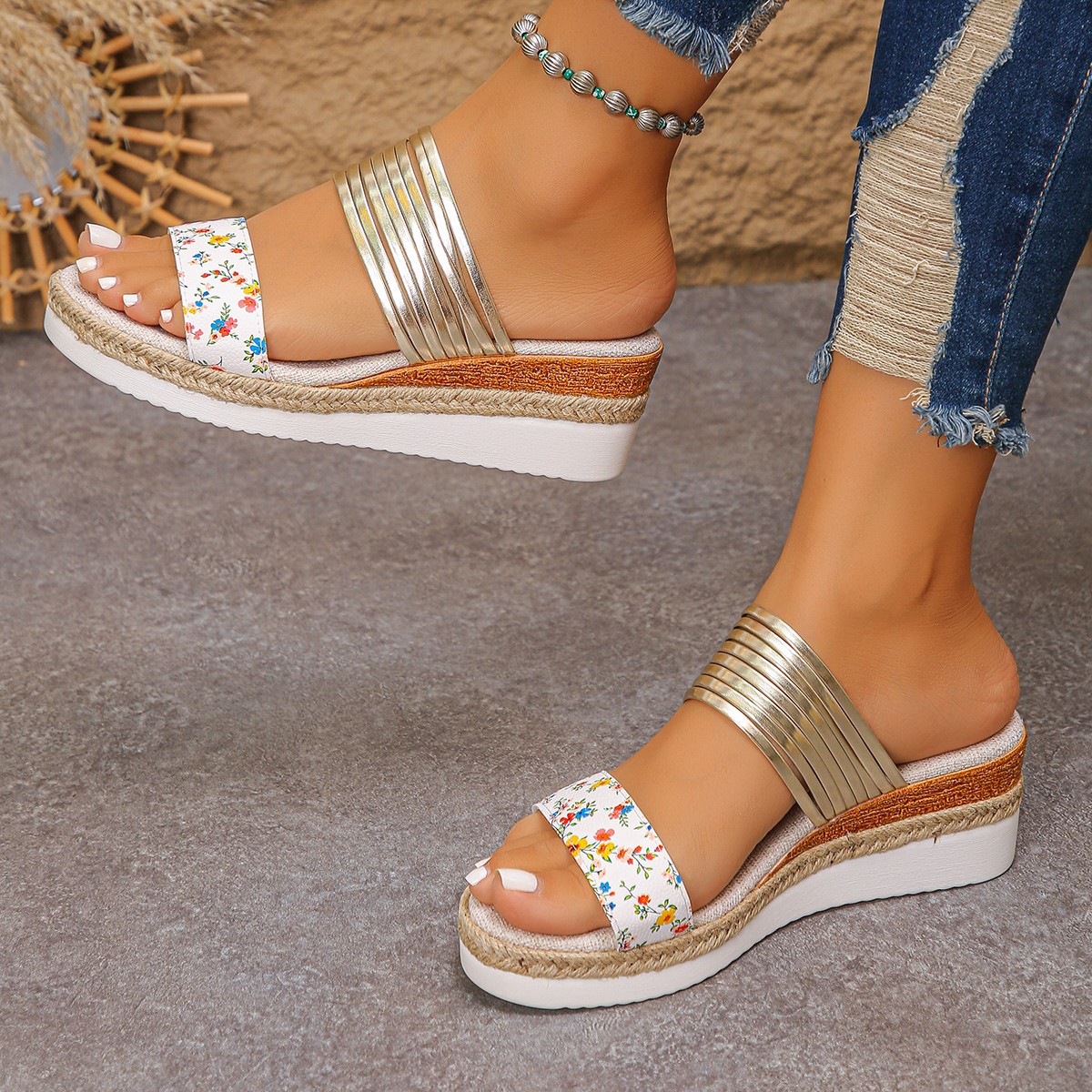 Cross-border export wedge heel slippers for women, new European and American style, large size 43 hemp rope thick-soled fish-mouth sandals for women, in stock wholesale full figure