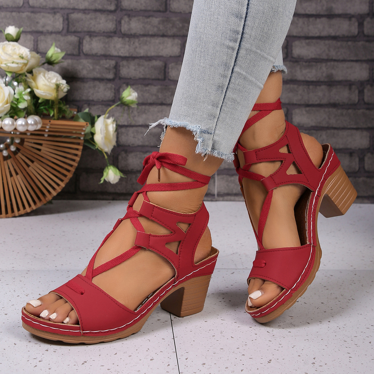 In 2025, Amazon WISH's new chunky-heeled sandals for women, plus-size export cross-laced sandals, European and American drag beach Application Scenario