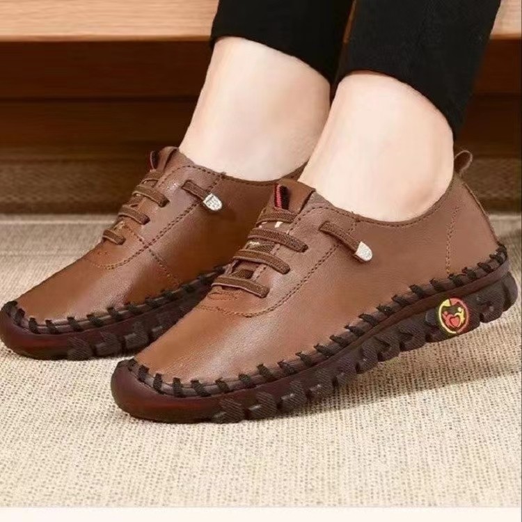 Cross-border Amazon hand-stitched women's shoes, ox tendon soft-soled mom shoes, spring and autumn 2025 flat single shoes, casual shoes details Picture