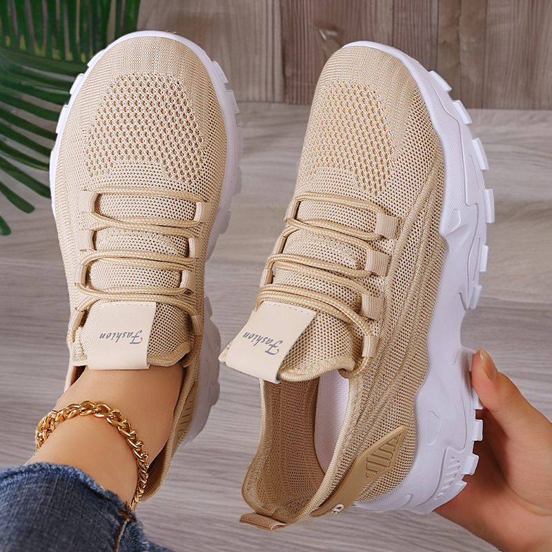 Women's shoes, versatile and breathable mesh shoes, cross-border large-sized sports shoes, soft-soled shoes that don't get tired of the feet, running shoes, flying woven single shoes full figure