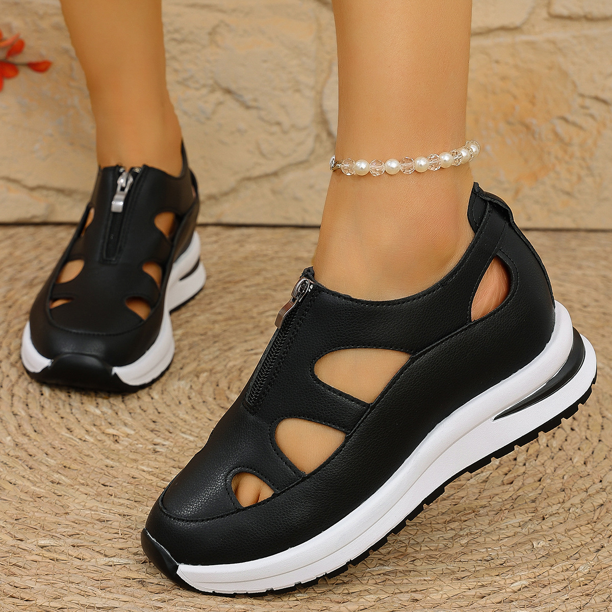 Cross-border foreign trade women's shoes 2025 Summer new style hollowed-out toe thick-soled soft-soled sandals Women's casual mom shoes details Picture