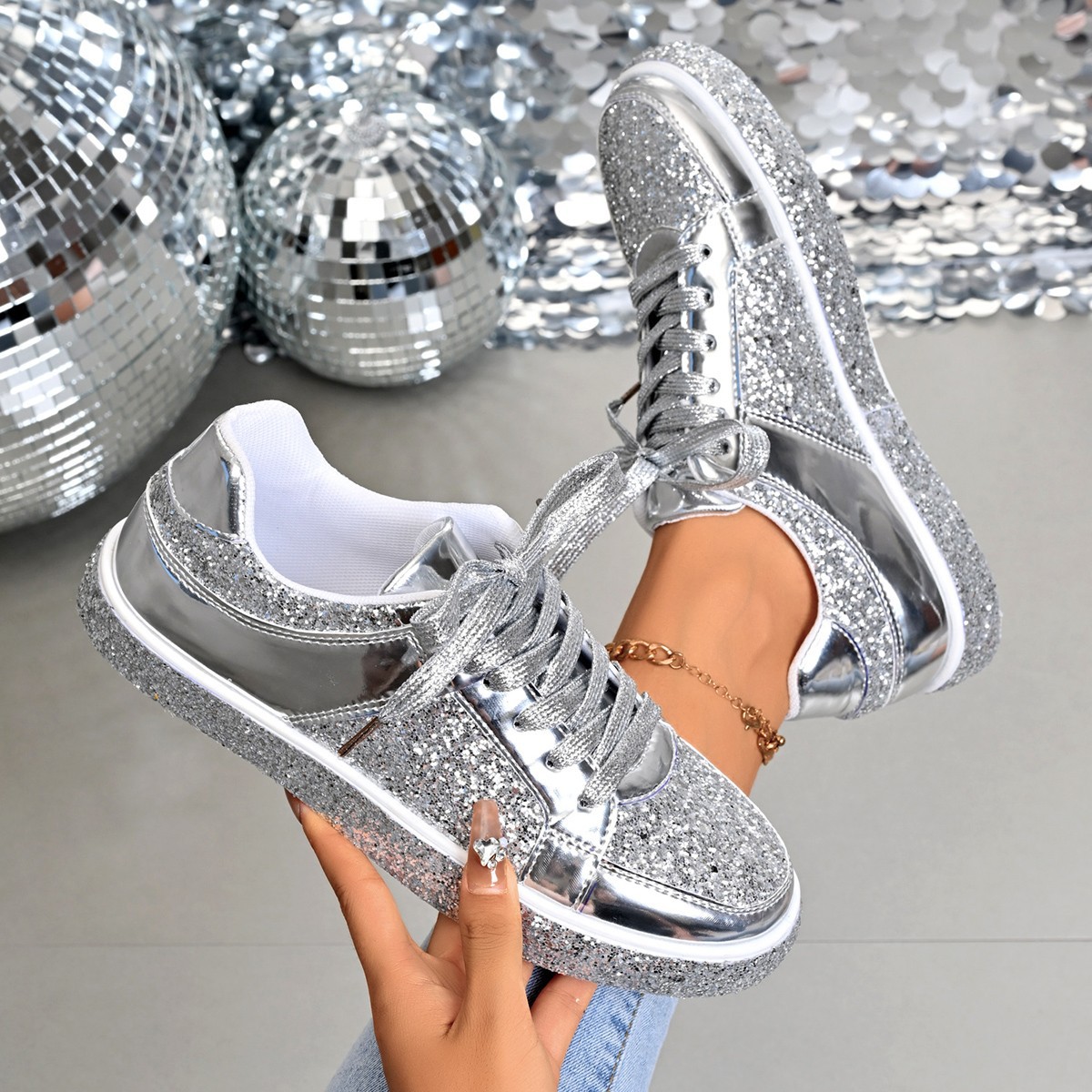 Korean version 2025 new casual thick-soled board shoes, new shiny women's shoes, low-top lace-up flat shoes for couples details Picture