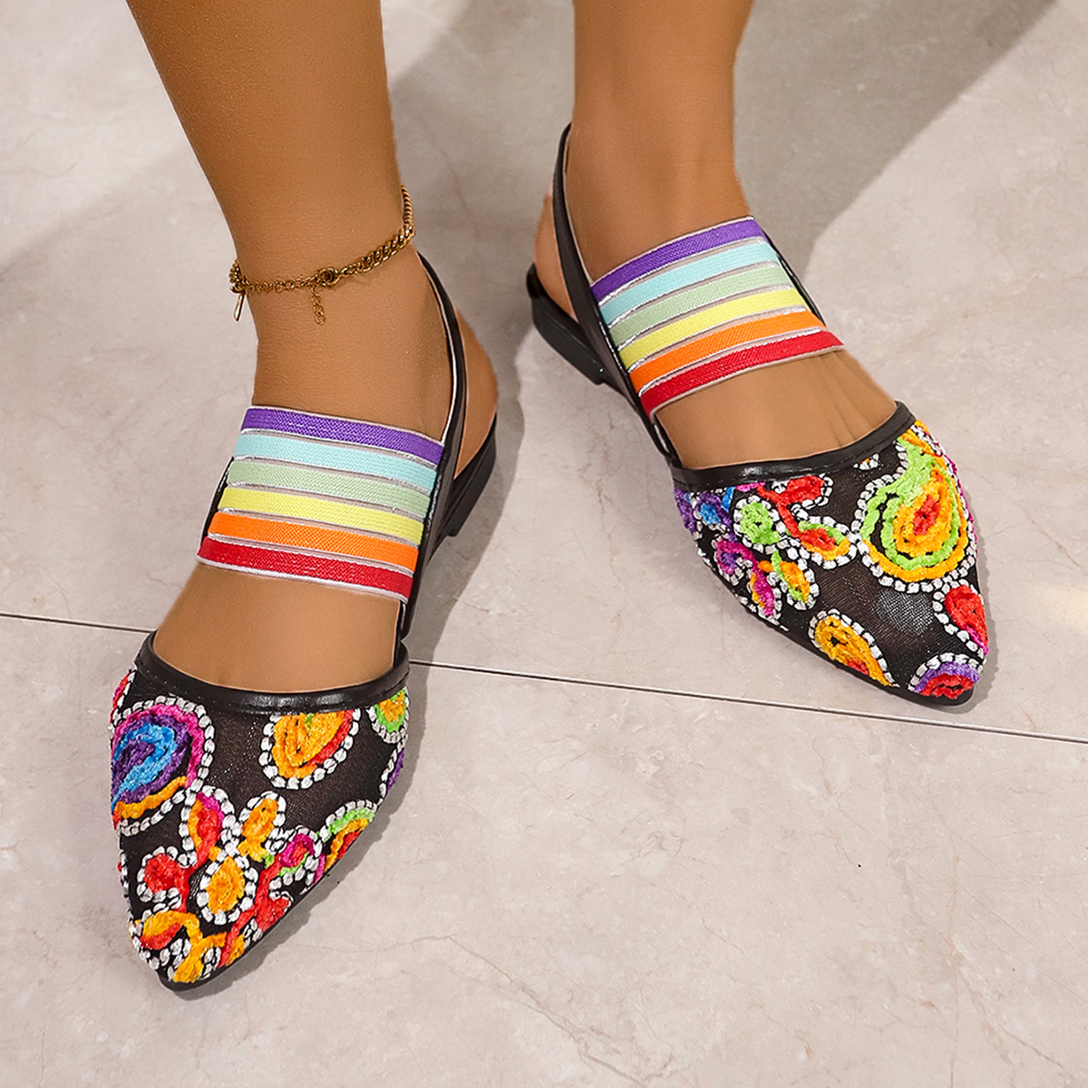 2025 Women's new style European and American fashion pointed-toe mesh breathable rhinestone single shoes, cross-border European and American export empty sandals Application Scenario