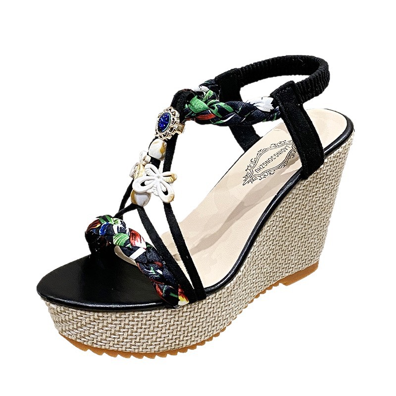 Wedge heel sandals, cross-border large-sized woven flower beach sandals, thick-soled sponge shoes, new European and American small-sized women's shoes Item Picture
