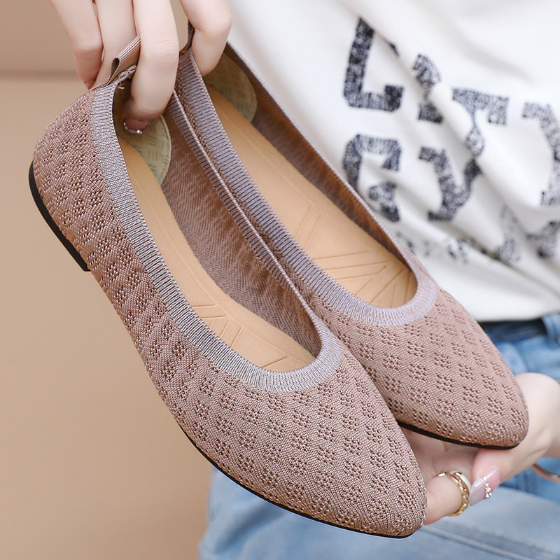 Women's shoes: Versatile, casual, breathable, fly-knit, lazy, soft-soled and not tiring to the feet, mom's shoes details Picture