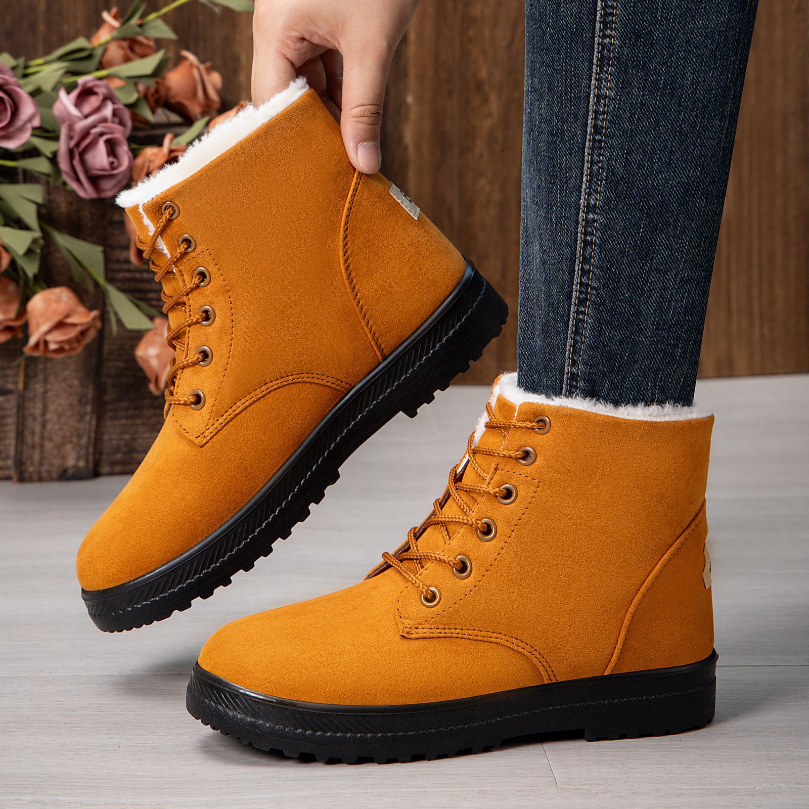 Women's snow boots, cold-proof and warm cotton shoes, fleece and thickened cotton boots, high-top Dr. Martens boots, cross-border large-sized women's boots details Picture