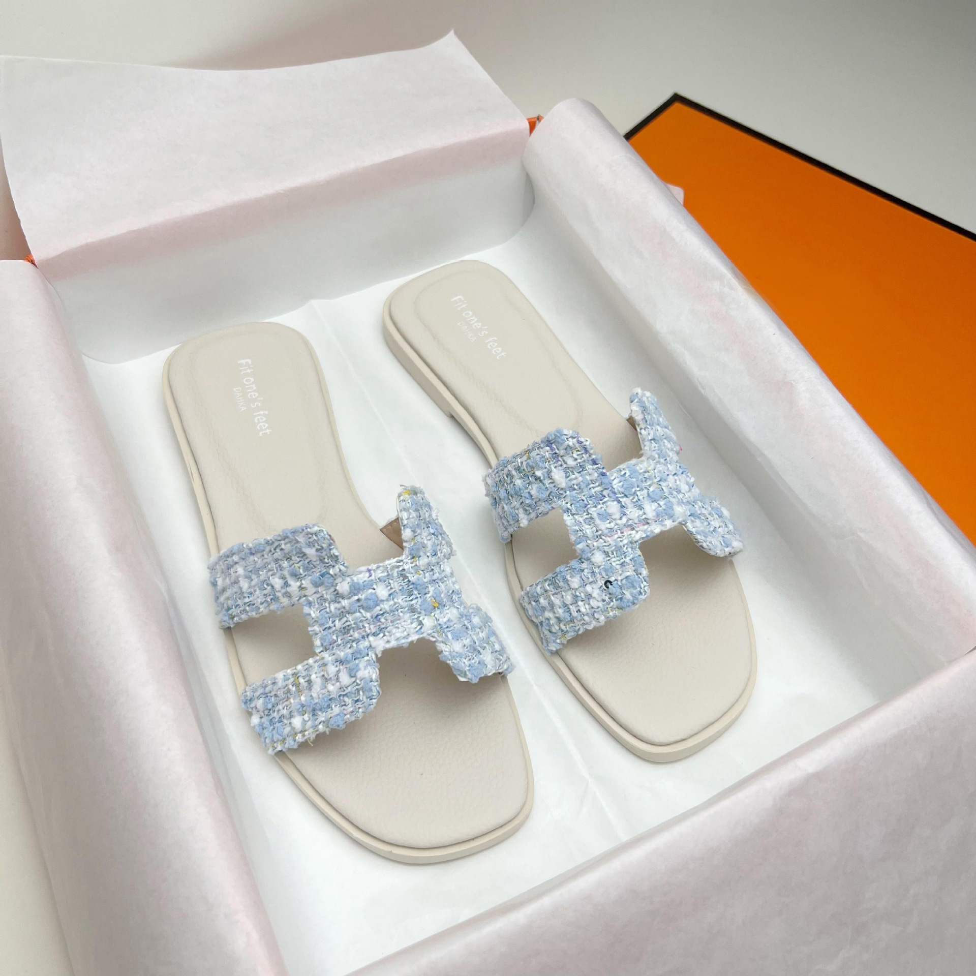 2023 European h sheepskin flat bottom summer outerwear anti-slip soft-soled flip-flops for women, light and breathable Specification drawing