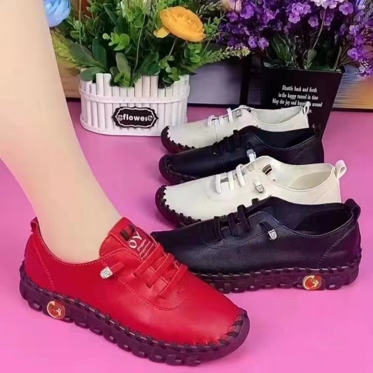 Cross-border Amazon hand-stitched women's shoes, ox tendon soft-soled mom shoes, spring and autumn 2025 flat single shoes, casual shoes full figure