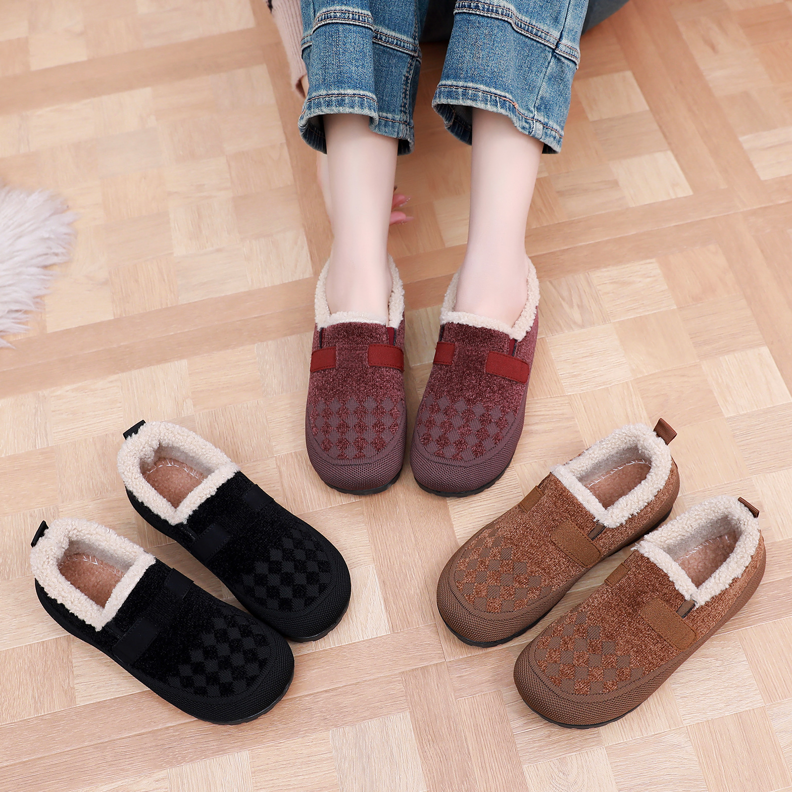 Women's cotton shoes with fleece, shoes for middle-aged and elderly mothers, cold-proof and warm women's ankle boots, one-foot snow boots, versatile cotton boots Application Scenario