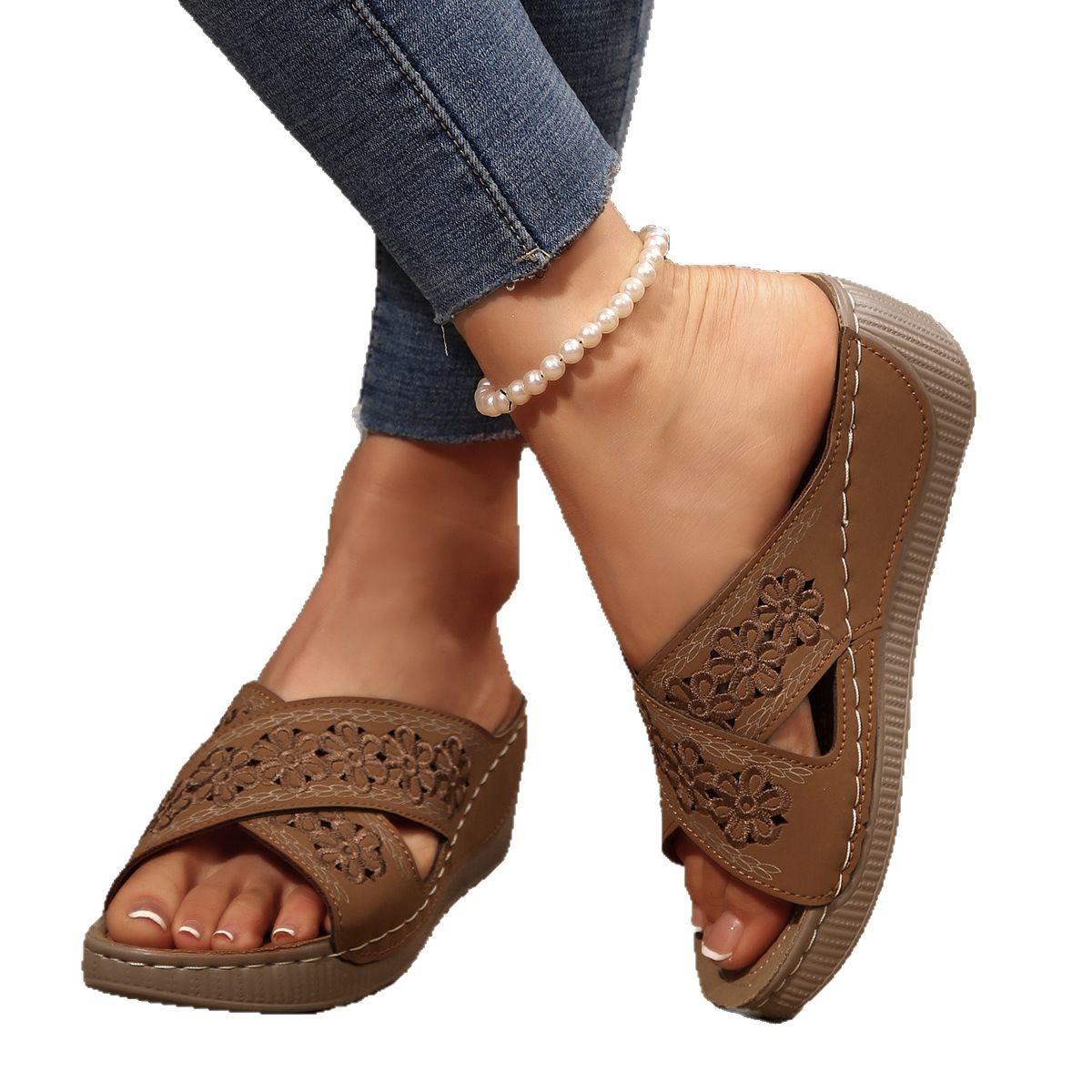 Amazon's 2025 summer export new style sandals, fashionable European and American retro cross flower casual wedge heel slippers for women Item Picture