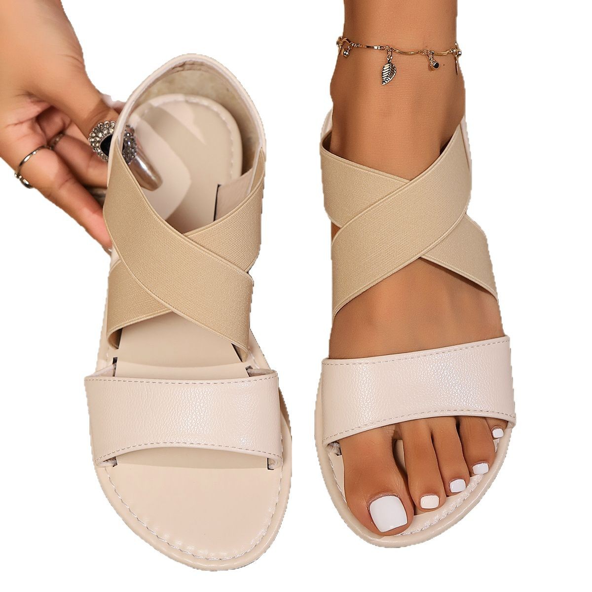 Cross-border 2025 Summer New Versatile Sandals, women's flat fish-mouth Roman-style loose and tight, large-sized simple sandals for export Item Picture