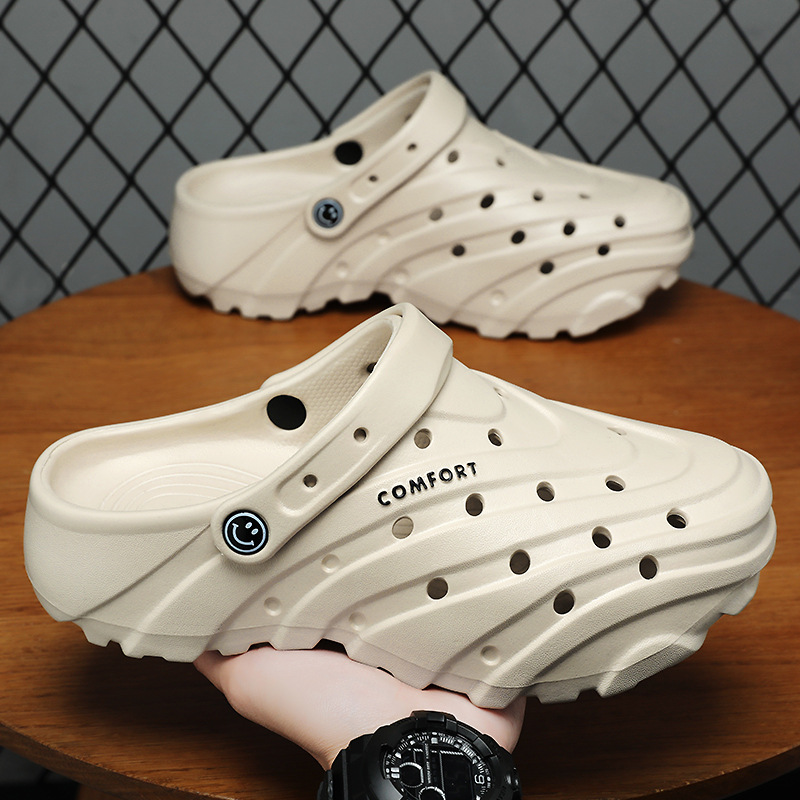 Men's clogs, EVA soft-soled flip-flops, breathable and non-stuffy sandals, thick-soled, fashionable and versatile casual shoes Application Scenario