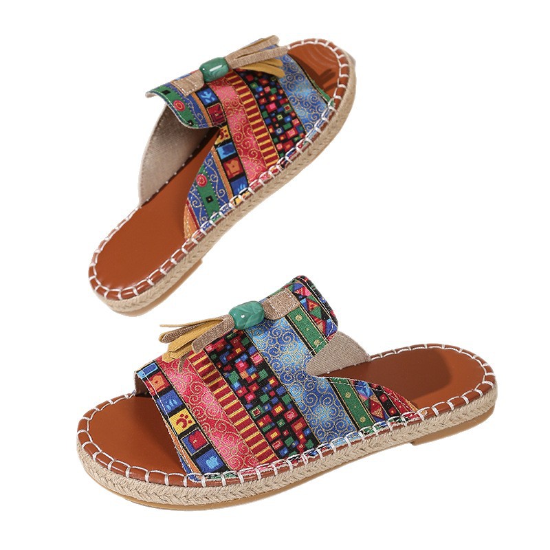 Cross-border Bohemian flat slippers for women, 2025 summer new style, European and American fringed beach flip-flops, color-blocked, large size for export Item Picture