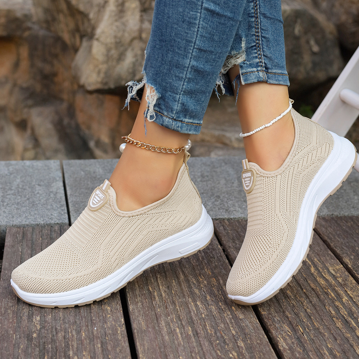 Women's casual shoes, cross-border large-sized women's shoes, breathable mesh shoes, flying woven single shoes, one-foot shoes for middle-aged and elderly mothers full figure
