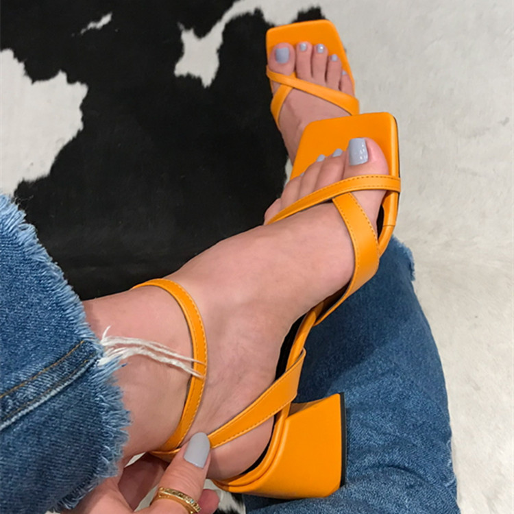 European and American export large-sized, thick-heeled, hook-toe, one-button sandals for women, hollow square toe, high-heeled fashion, flip-flops, independent station details Picture