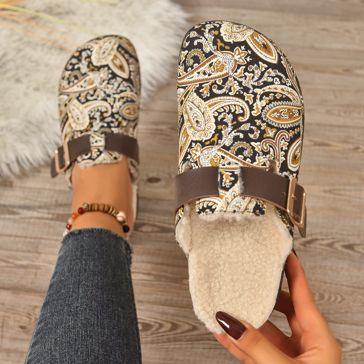 Cross-border large-sized European and American style with cotton-padded toe slippers for women, new autumn 2025, flat bottom printed Roman style full figure