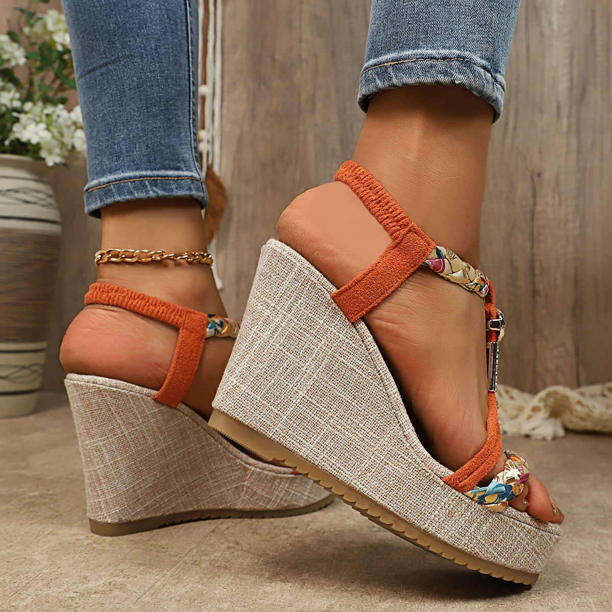 Wholesale of large-sized casual women's sandals made of color-blocked fabric with exposed toes and perforated edges in the new summer style of wedge heels Specification drawing