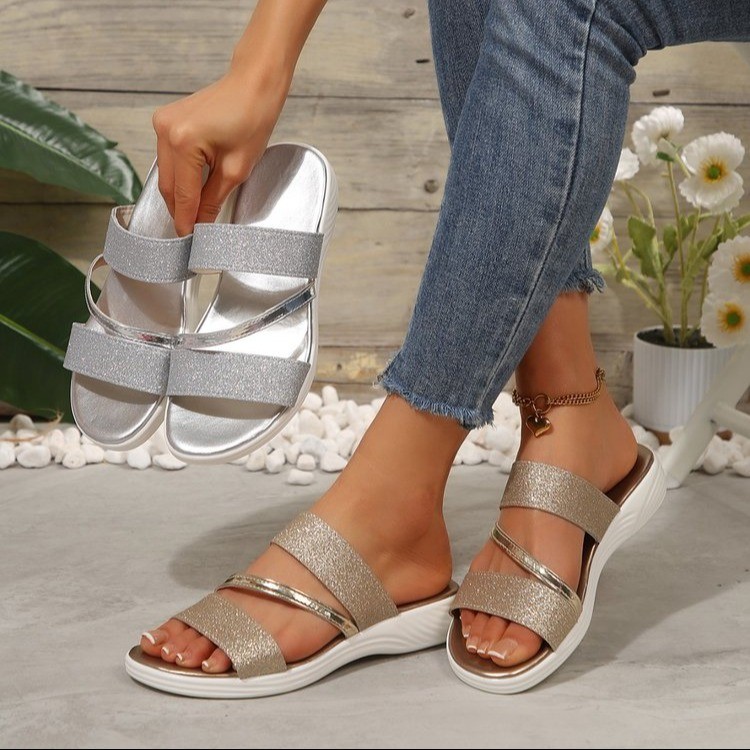 The new thick-soled sponge slope and fish-mouth beach slippers for women in 2025 are fashionable for summer outerwear Specification drawing