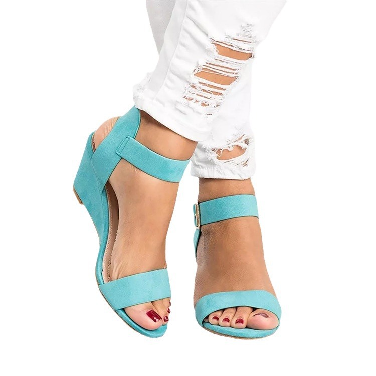 New plus-size sandals for export from Europe and America with wedge heels and buckle. New versatile plus-size sandals for women on Amazon and wish Item Picture