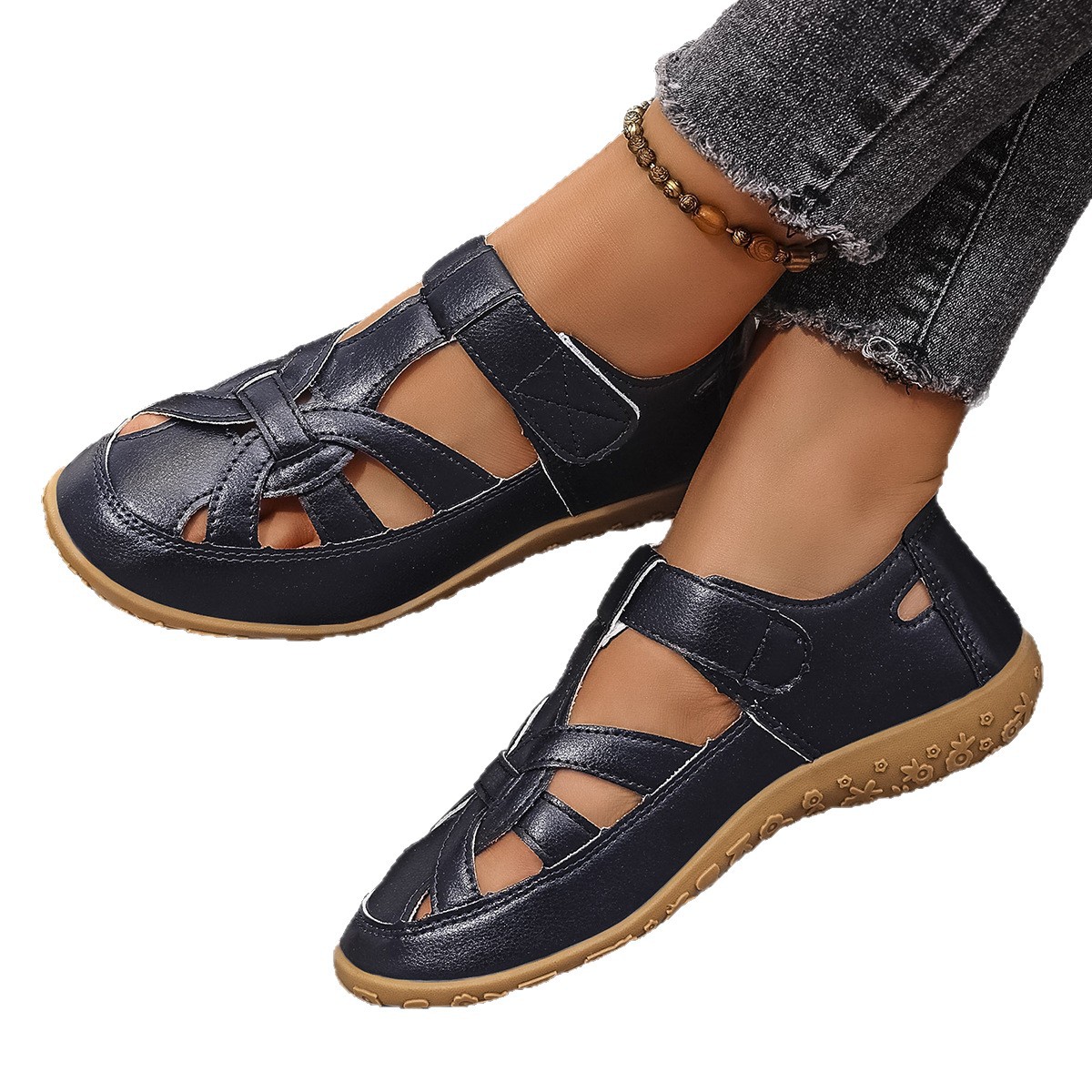 Cross-border 2025 Spring/Summer New casual beach sandals for women, large size, foreign trade hollowed-out Korean Velcro sandals Item Picture
