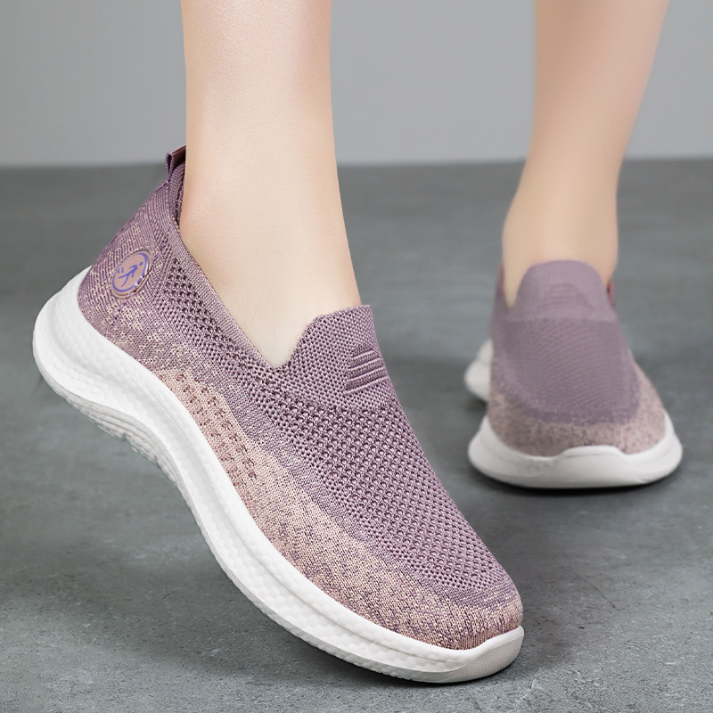 Summer's new style of old Beijing cloth shoes, casual women's single shoes, flying weave breathable women's shoes, soft-soled comfortable mom shoes details Picture