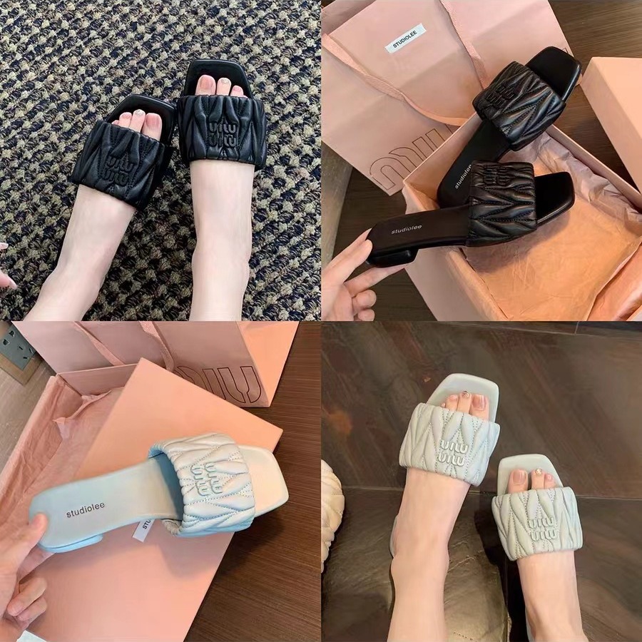 In 2023, AmM's sheepskin pleated one-word cool flip-flops for women's summer are a new fashionable lettered flat-bottomed casual outerwear Application Scenario