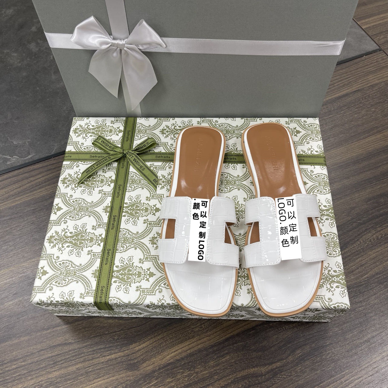 Fashionable slippers for women's outerwear, 2025 new ins trendy spring and summer cool slippers, fashionable beach flat one-shoulder slippers details Picture
