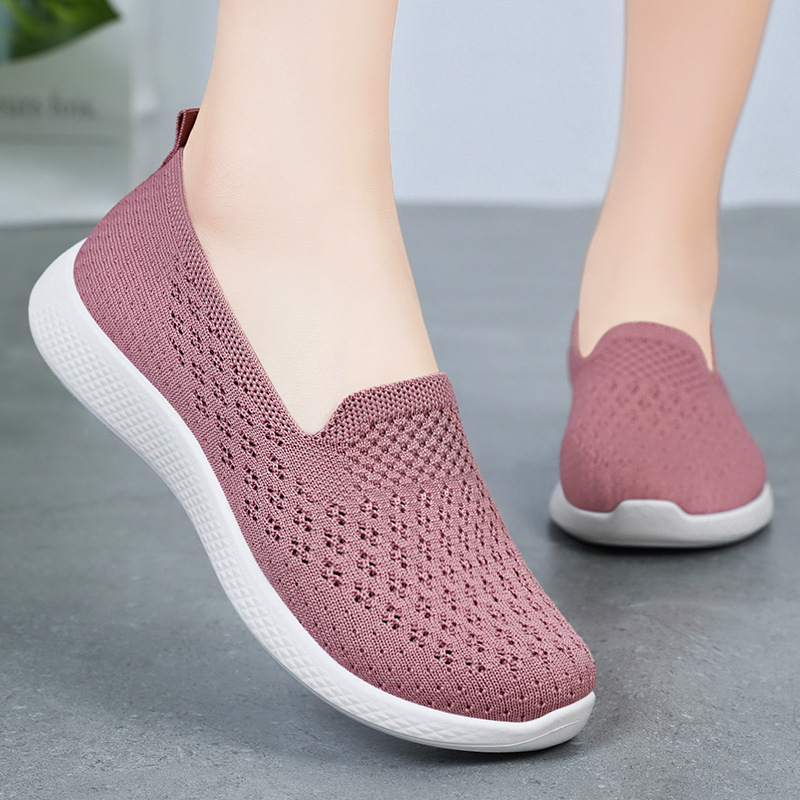 Women's shoes, versatile casual shoes, summer shallow-mouthed flat shoes for the elderly, mother's shoes, export single shoes, old Beijing cloth shoes full figure