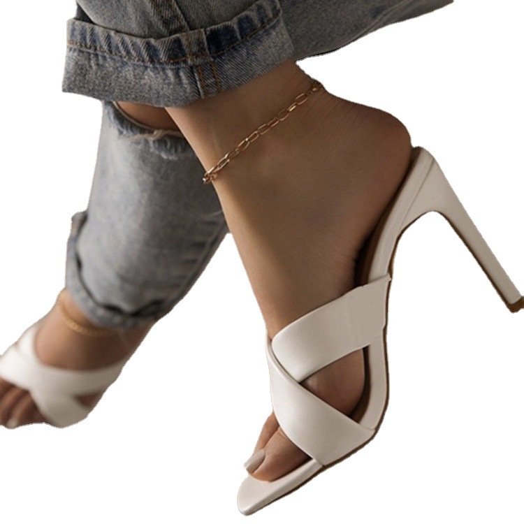 The new high-heeled flip-flops for women in summer 2023 are solid-colored, cross-strap, thin-heeled, square-toed, large-sized European and American sandals Item Picture