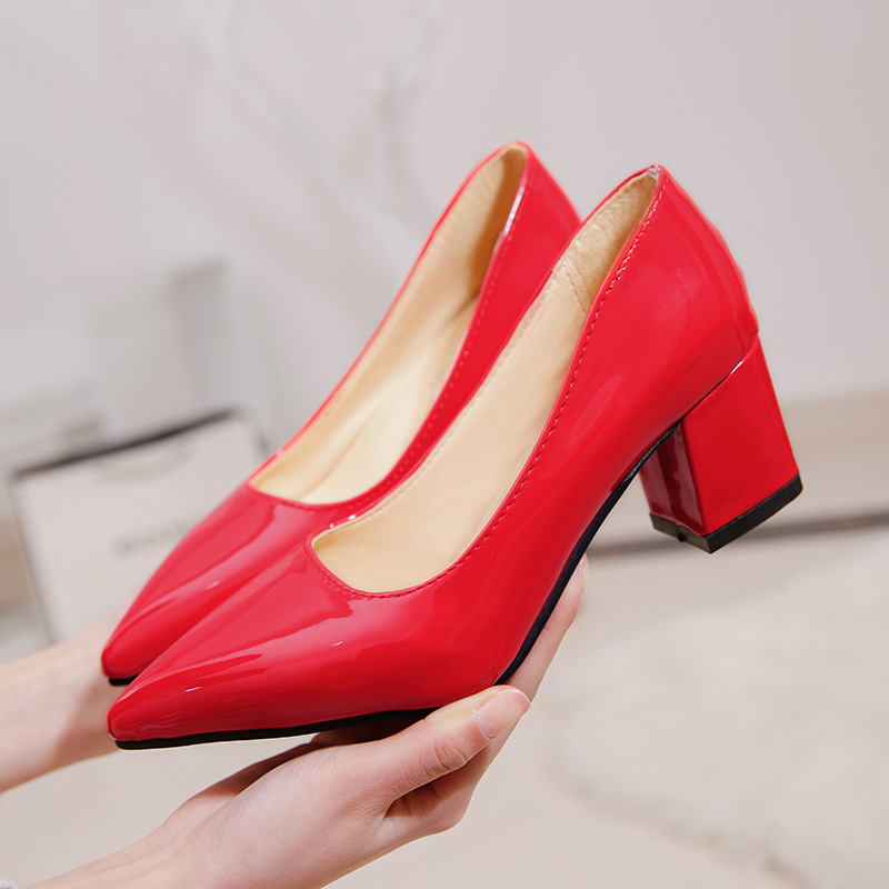 New fashionable women's shoes for foreign trade in 2023, with pu upper, thick heels and fashionable high heels, are available in sizes 35-43 for European and American occupations full figure